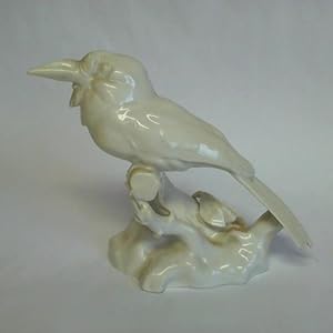 Bild des Verkufers fr Vogel auf Ast sitzend - Porzellanfigur zum Verkauf von Celler Versandantiquariat