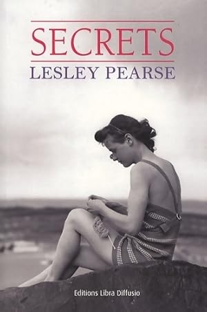 Image du vendeur pour Secrets - Lesley Pearse mis en vente par Book Hmisphres