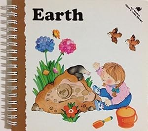 Bild des Verkufers fr Earth (My World Poke and Look Books) zum Verkauf von WeBuyBooks