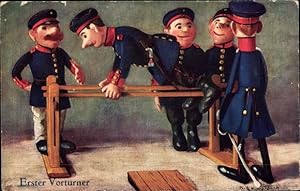 Künstler Ansichtskarte / Postkarte Hildebrandt, Fritz, Erster Vorturner, Deutsche Soldaten in Uni...