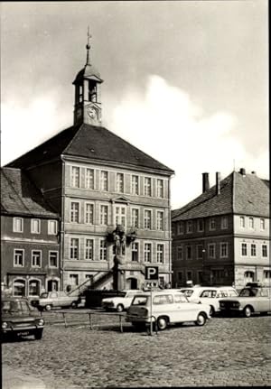 Bild des Verkufers fr Ansichtskarte / Postkarte Bischofswerda in Sachsen, Rathaus, Glockenturm, Fahrzeuge zum Verkauf von akpool GmbH