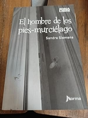 Imagen del vendedor de El hombre de los pies murcielago a la venta por Libros nicos