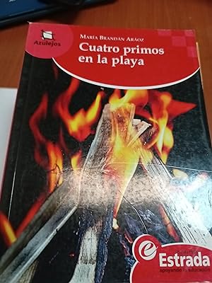 Seller image for Cuatro primos en la playa for sale by Libros nicos