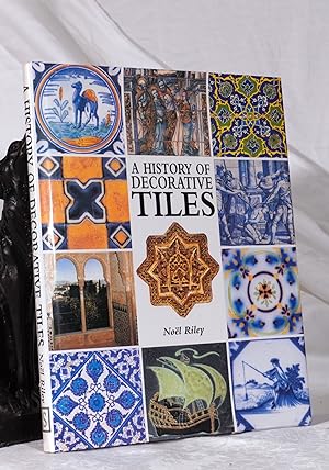 A HISTORY OF DECORATIVE TILES