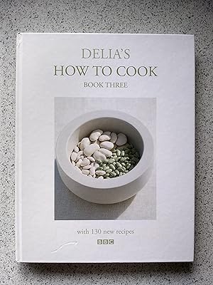 Immagine del venditore per Delia's How to Cook Book Three venduto da Shelley's Books