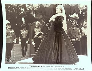 Imagen del vendedor de Victoria the Great 8 X 10 Still 1937 Anna Neagle, Anton Walbrook a la venta por AcornBooksNH