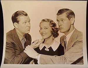 Immagine del venditore per Women are Trouble 8 X 10 Still 1935 Stuart Erwin, Paul Kelly, Florence Rice venduto da AcornBooksNH