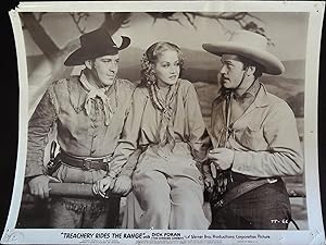 Bild des Verkufers fr Treachery Rides the Range 8 X 10 Still 1936 Dick Foran, Paula Stone zum Verkauf von AcornBooksNH