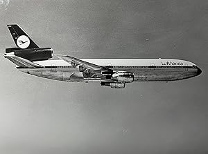 Imagen del vendedor de 1970s Glossy Black and White Photo of a Lufthansa Boeing 737 "City Jet" In Flight a la venta por 32.1  Rare Books + Ephemera, IOBA, ESA