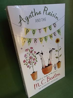 Imagen del vendedor de AGATHA RAISIN AND THE POTTED GARDENER a la venta por Jeff 'n' Joys Quality Books