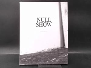 Immagine del venditore per Null Show. venduto da Antiquariat Kelifer