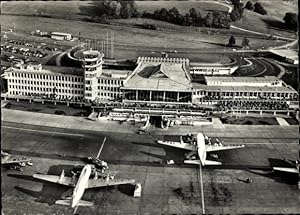 Ansichtskarte / Postkarte Zürich, Flughafen Kloten, Fliegeraufnahme, Passagierflugzeuge