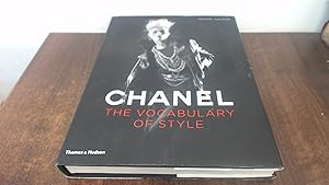 Immagine del venditore per Chanel: The Vocabulary of Style venduto da BoundlessBookstore