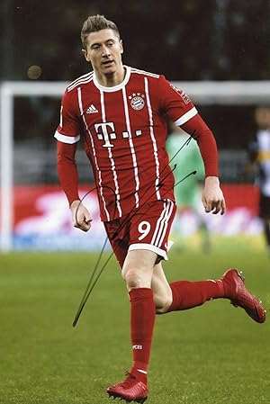 Image du vendeur pour Robert Lewandowski Autograph | signed photographs mis en vente par Markus Brandes Autographs GmbH