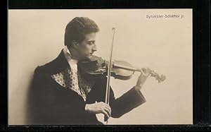 Bild des Verkufers fr Ansichtskarte Schauspieler Sylvester Schffer jr. spielt die Geige zum Verkauf von Bartko-Reher