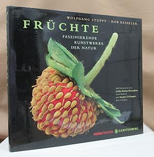 Imagen del vendedor de Frchte. Faszinierende Kunstwerke der Natur. Herausgegeben von Alexandra Papadakis. Aus dem Englischen von Nixe Duell-Pfaff. a la venta por Dieter Eckert