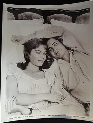 Bild des Verkufers fr On the Beach 8 x 10 Still 1959 Anthony Perkins, Donna Anderson zum Verkauf von AcornBooksNH