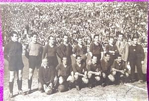 FOTO ORIGINAL DEL F. C. BARCELONA FIRMADA POR LOS JUGADORES, VICTOR ALVAREZ 1949