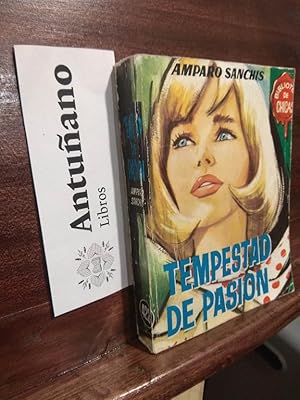 Imagen del vendedor de Tempestad de pasin a la venta por Libros Antuano