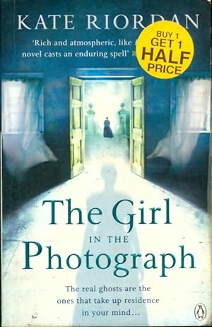 Image du vendeur pour The girl in the photograph - Kate Riordan mis en vente par Book Hmisphres