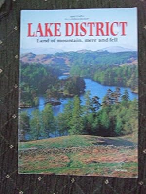 Bild des Verkufers fr The Lake District 'Land of mountain, mere and fell' zum Verkauf von WeBuyBooks