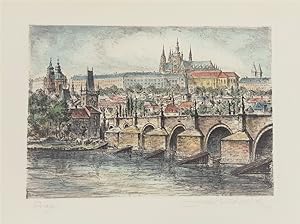 Prag. Blick über die Karlsbrücke auf die Stadt mit dem Hradschin. Kolorierte Radierung von Friedr...