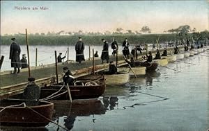 Bild des Verkufers fr Ansichtskarte / Postkarte Pioniere am Main, Schiffbrcke, Deutsche Soldaten in Uniformen zum Verkauf von akpool GmbH