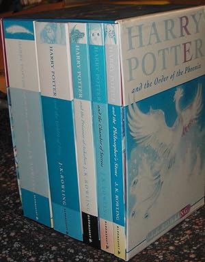 Imagen del vendedor de Harry Potter Box Set (Books 1-5): contains Harry Potter and the Philosopher's Stone / The Chamber of Secrets / Prisoner of Azkaban /Goblet of Fire and Order of the Phoenix a la venta por eclecticbooks