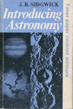 Immagine del venditore per Introducing Astronomy venduto da WeBuyBooks