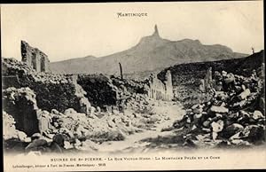 Seller image for Ansichtskarte / Postkarte Saint Pierre Martinique, Ruines, La Rue Victor Hugo, La Montagne Pelee for sale by akpool GmbH
