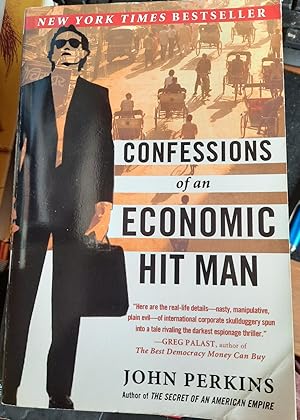 Bild des Verkufers fr Confessions of an Economic Hit Man zum Verkauf von Remagener Bcherkrippe