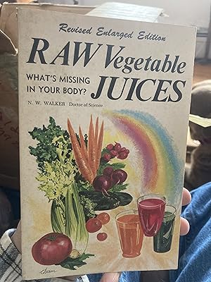 Bild des Verkufers fr raw vegetable juices zum Verkauf von A.C. Daniel's Collectable Books