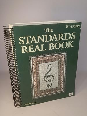 Immagine del venditore per The Standards Real Book Eb Version. A collection of some of the greatest songs of the 20th Century. venduto da ANTIQUARIAT Franke BRUDDENBOOKS