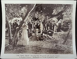 Image du vendeur pour The Trail Drive 8 X 10 Still 1933 Ken Maynard, Cecilia Parker mis en vente par AcornBooksNH