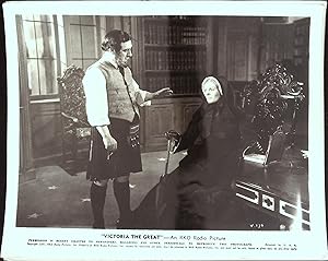 Imagen del vendedor de Victoria the Great 8 X 10 Still 1937 Anna Neagle, Anton Walbrook a la venta por AcornBooksNH