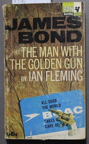 Imagen del vendedor de THE MAN WITH THE GOLDEN GUN. ( Pan Book # X527 ) James Bond - OO7 Adventure = FIRST Novel in This "Secret Service Thriller" Series; Raymond Hawkey Cover Design Series; a la venta por Comic World