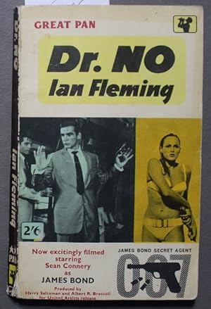 Bild des Verkufers fr DR. NO - A JAMES BOND THRILLER. {Pan Books # X237 ) James Bond 007 novel. #6 in Series - Movie Tie-In, Photo Front Cover from Movie; zum Verkauf von Comic World