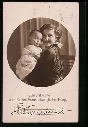 Seller image for Ansichtskarte Victoria Luise Herzogin von Braunschweig mit Baby im Arm for sale by Bartko-Reher