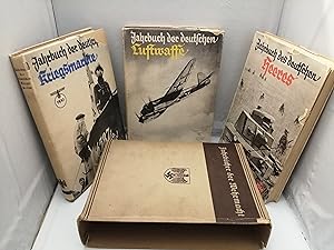 Immagine del venditore per Jahrbuch der Deutschen, 3 Vols. 1941: Heeres + Luftwaffe + Kriegsmarine (Obra completa en estuche) venduto da Libros Angulo