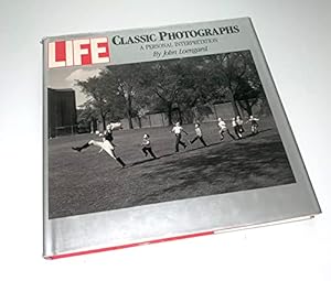 Image du vendeur pour Life" Classic Photographs: A Personal Interpretation mis en vente par WeBuyBooks