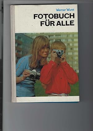 Seller image for Fotobuch fr alle. Mit 177 Bildern in Schwarzwei und vielen Tabellen. for sale by Antiquariat Frank Dahms