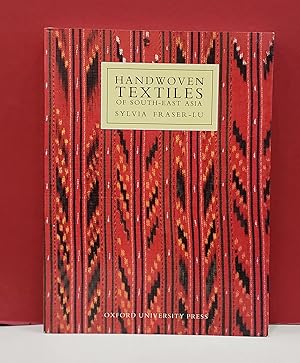 Immagine del venditore per Handwoven Textiles of South-East Asia venduto da Moe's Books