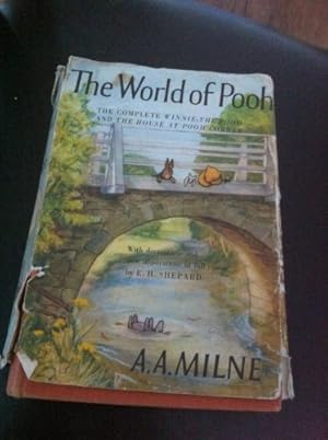 Bild des Verkufers fr THE WORLD OF POOH: CONTAINING WINNIE-THE-POOH AND THE HOUSE AT POOH CORNER. zum Verkauf von WeBuyBooks