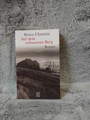 Seller image for Auf dem schwarzen Berg : Roman. Aus d. Engl. von Anna Kamp / Fischer ; 10294 for sale by TschaunersWelt