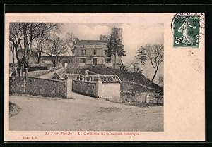 Seller image for Carte postale La Tour-Blanche, La Gendarmerie, monument historique for sale by Bartko-Reher