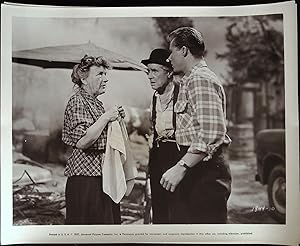 Bild des Verkufers fr The Kettles on Old MacDonald's Farm 8 X 10 Still 1957 Marjorie Main, Parker Fennelly zum Verkauf von AcornBooksNH