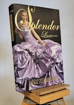 Seller image for Splendor (Luxe, 4) for sale by Henniker Book Farm and Gifts