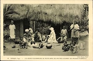 Ansichtskarte / Postkarte Togo, Les Soeurs Missionaires de Notre Dame Des Apotres Soignant des Ma...