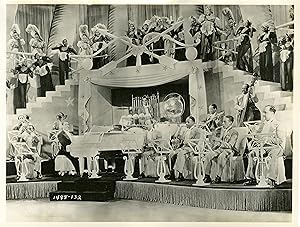 "RYTHMES D'AMOUR (MURDER AT THE VANITIES)" Réalisé par Mitchell LEISEN en 1934 avec Gertrude MICH...
