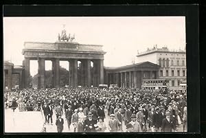 Ansichtskarte Berlin, Ostseite des Brandenburger Tores